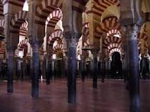 ¿Qué partes conforman una mezquita?