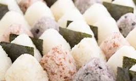 platos japoneses con arroz